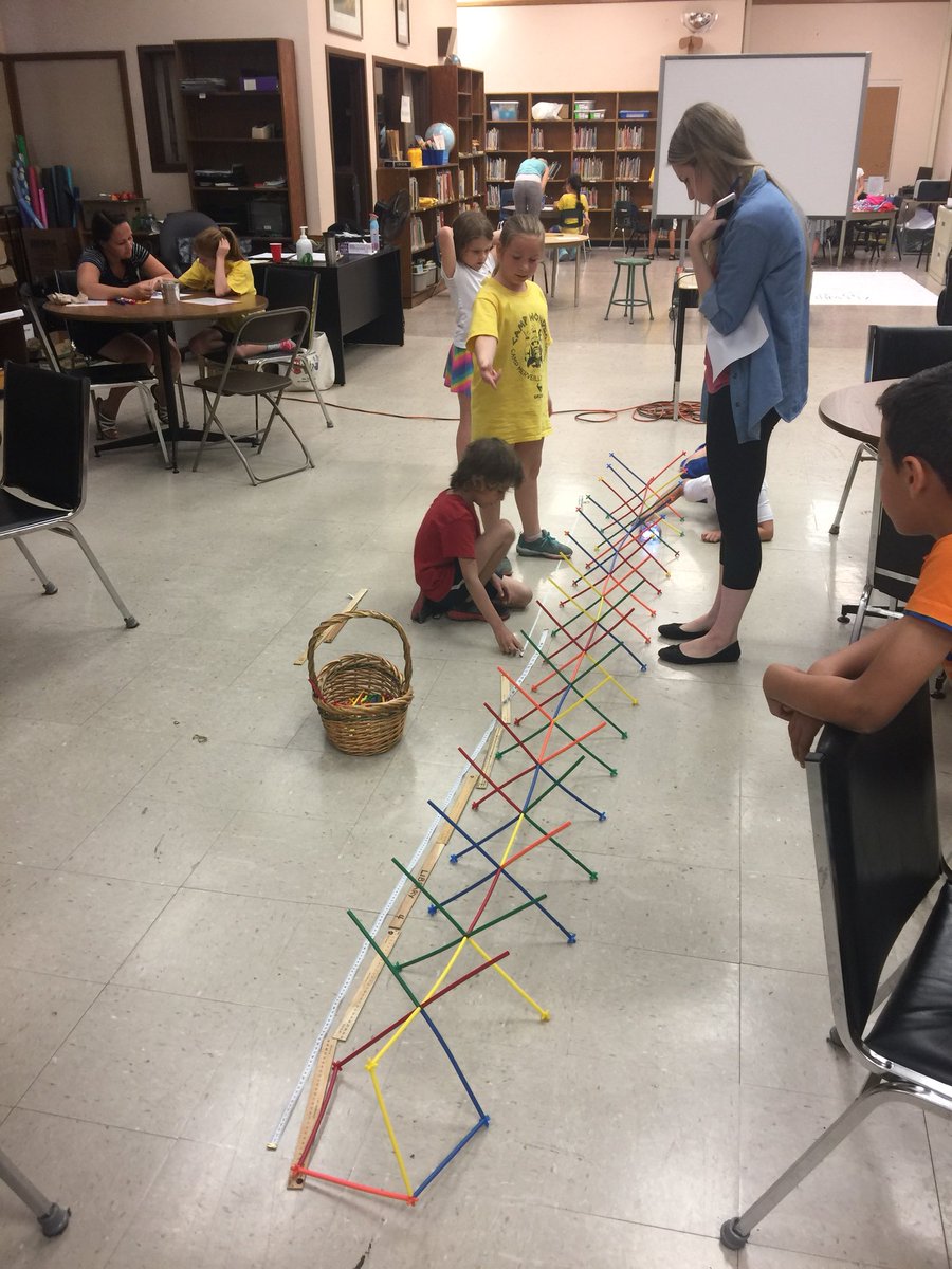 queenvicSLP2018's tweet photo. Building, creativity and coding with blue bot @QVPSVikings! #teamwork #gecdsbSLP2018 https://t.co/f1njd5gdi0