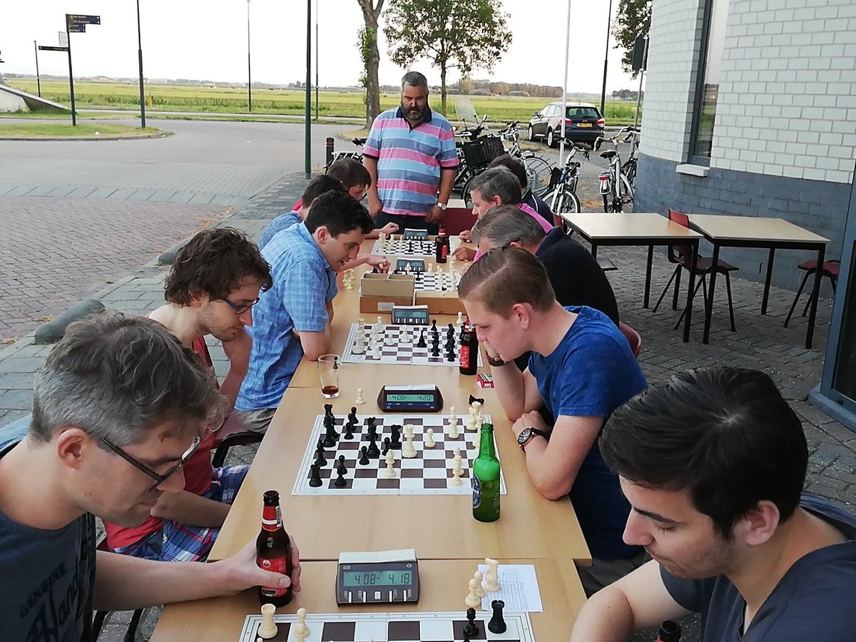 De echte die-hards aan het werk! #snelschaken