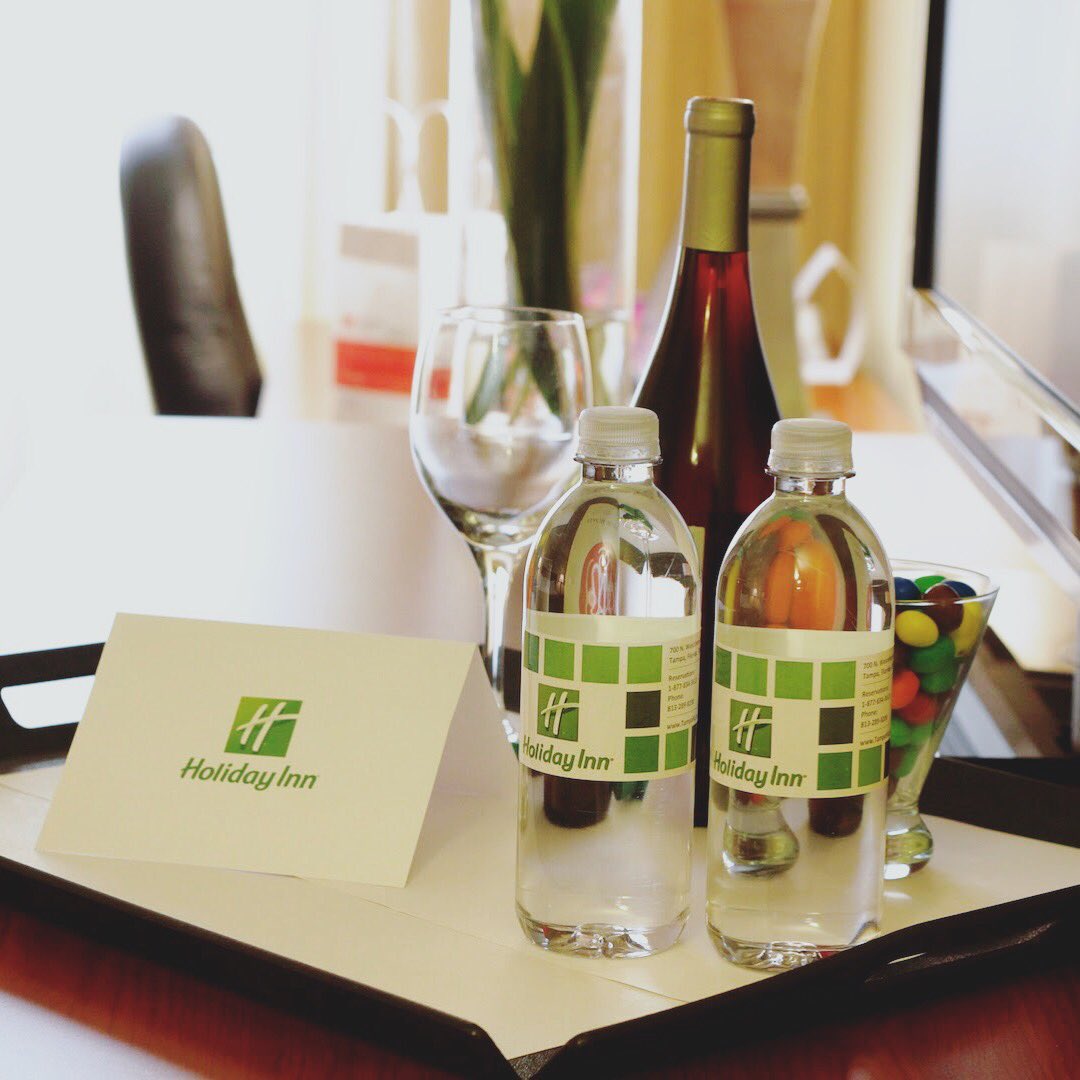 Creating memorable moments for our guests ❤️ Happy Friday! #hotelstay #TampaHI #visittampabay #HolidayInn #Tampa