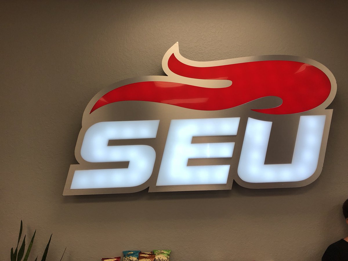 damien_espinal's tweet photo. Great visit today @seuniversity with my teammate @_carlosdiaz561_ ! @thefalcongrind @thehillfootball #SEU22 https://t.co/rfAPfigcCw