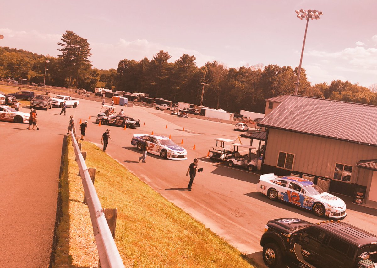RevRacin's tweet photo. History is here today @ThompsonSpdwy honoring #TommyEllis @pardoruben and @Geoffbodine in the  #Throwback100 with @NASCARDiversity drivers @rubengarcia4 @CabreChase and @The_Rhino23 https://t.co/HcdVm0plim