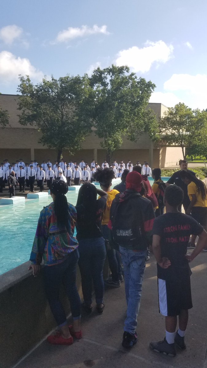 GHPALWebb's tweet photo. HAD A GRRREAT TIME AT HPD POLICE TRAINING ACADEMY WITH THE TEENS FROM SHAPE COMMUNITY CENTER @houstonpolice @nationalpal #shapecommunitycenter # https://t.co/xig3ozKeOF