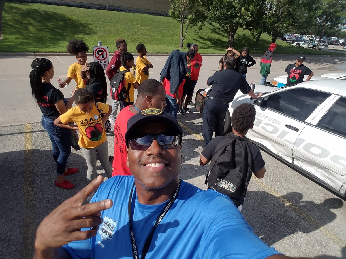 GHPALWebb's tweet photo. AT HPD POLICE TRAINING ACADEMY WITH THE TEENS FROM SHAPE COMMUNITY CENTER and they were amazed @houstonpolice @nationalpal #shapecommunitycenter # https://t.co/rfMwn3iTd9