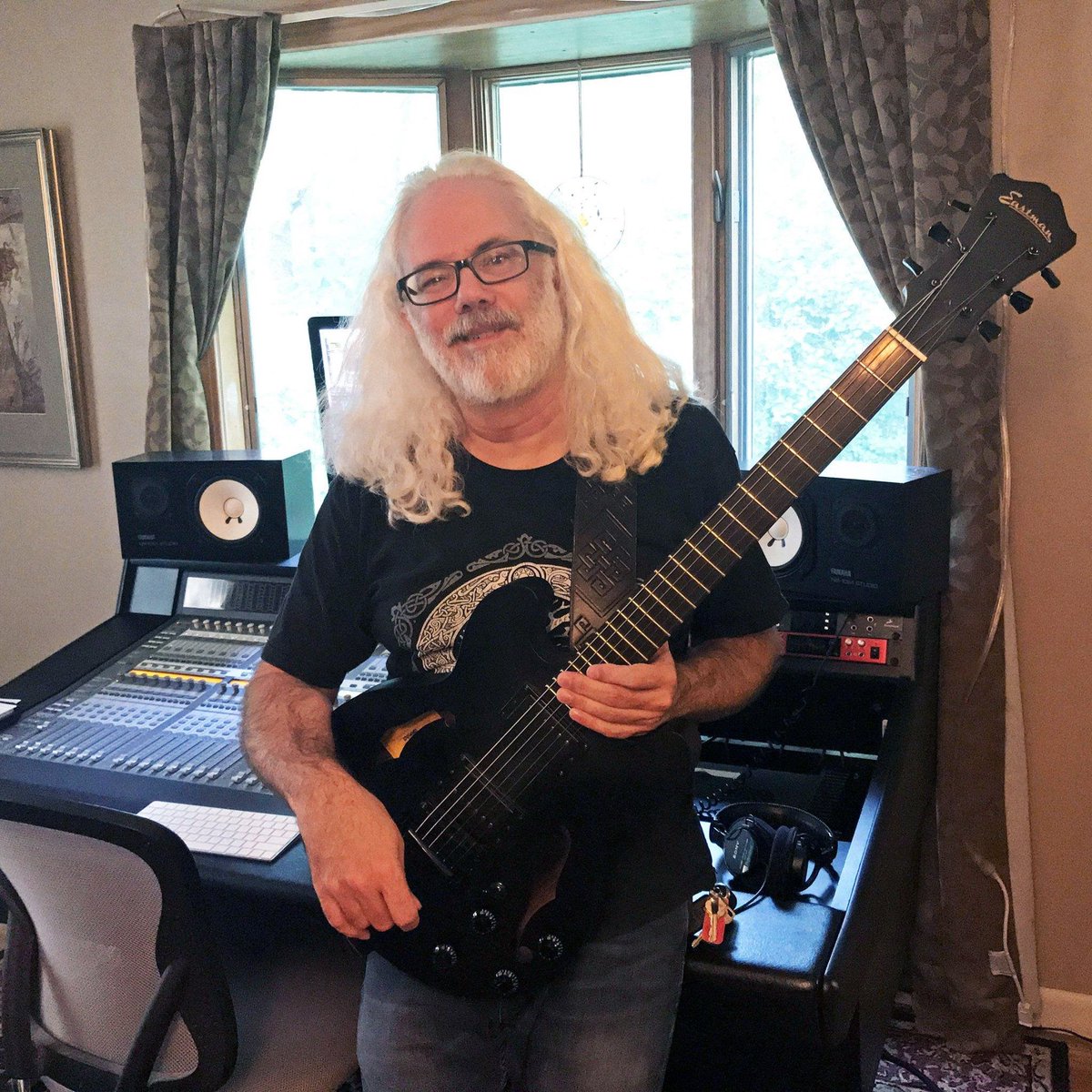 LucioEastman's tweet photo. Laying down #guitar tracks this weekend. #musicislife #musicislove #homestudio #protools #iplayeastman https://t.co/AdNaq5s2uG