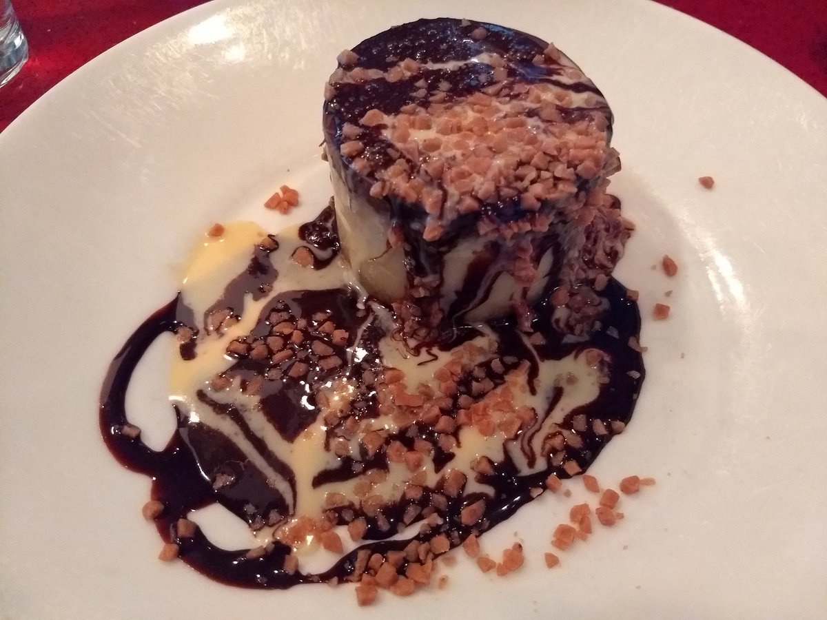 Jabbergluck's tweet photo. Proof that I had a Boston Cream Pie before I left the city.
#BecauseBoston https://t.co/Mw3VgZ2SzD