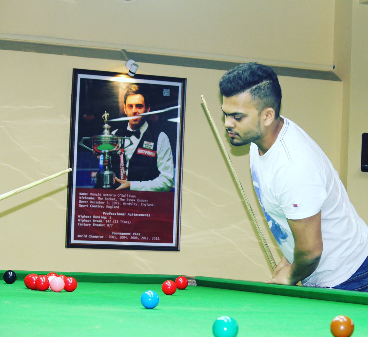 Kuch to gadbad hai..?? 🤔
Where is the cue ball..? 
#OMx777 #snooker #snookerlove #therocketfan #omincues #beinghumanclothing instagram.com/p/BlL1eSIgkqa/…
@ronnieo147