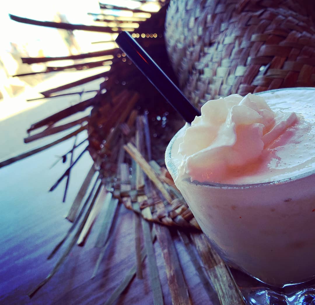 CatalinaExpress's tweet photo. Welcome the weekend with a refreshing Wiki Wacker from Luau Larry's

 📷: https://t.co/cAT4NhEGJy

#catalinaIsland #catalinaexpress #catalina #luaularrys #wikiwacker https://t.co/RPcsukFw3W