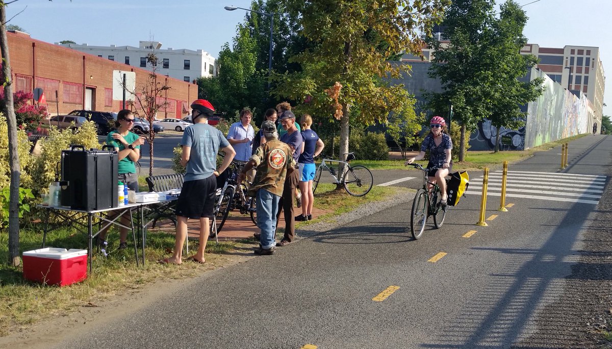 DDOTDC's tweet image. The DC Trail Rangers took a break from keeping our city’s trails safe and clear for a bi-monthly coffee hour this morning along the MBT. For more info on the Trail Ranger program - a joint effort with @WABADC - visit waba.org/programs/d-c-t….