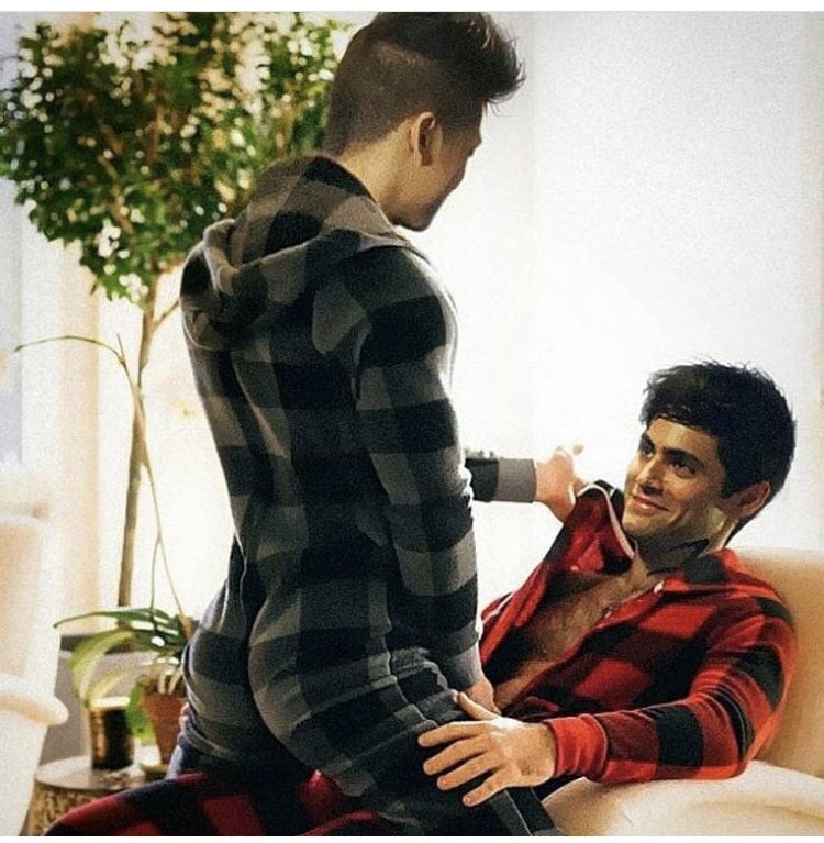skimooo1's tweet photo. @netflix
@AmazonStudios
#SaveTheShadowhunters https://t.co/7QZs6WblGD