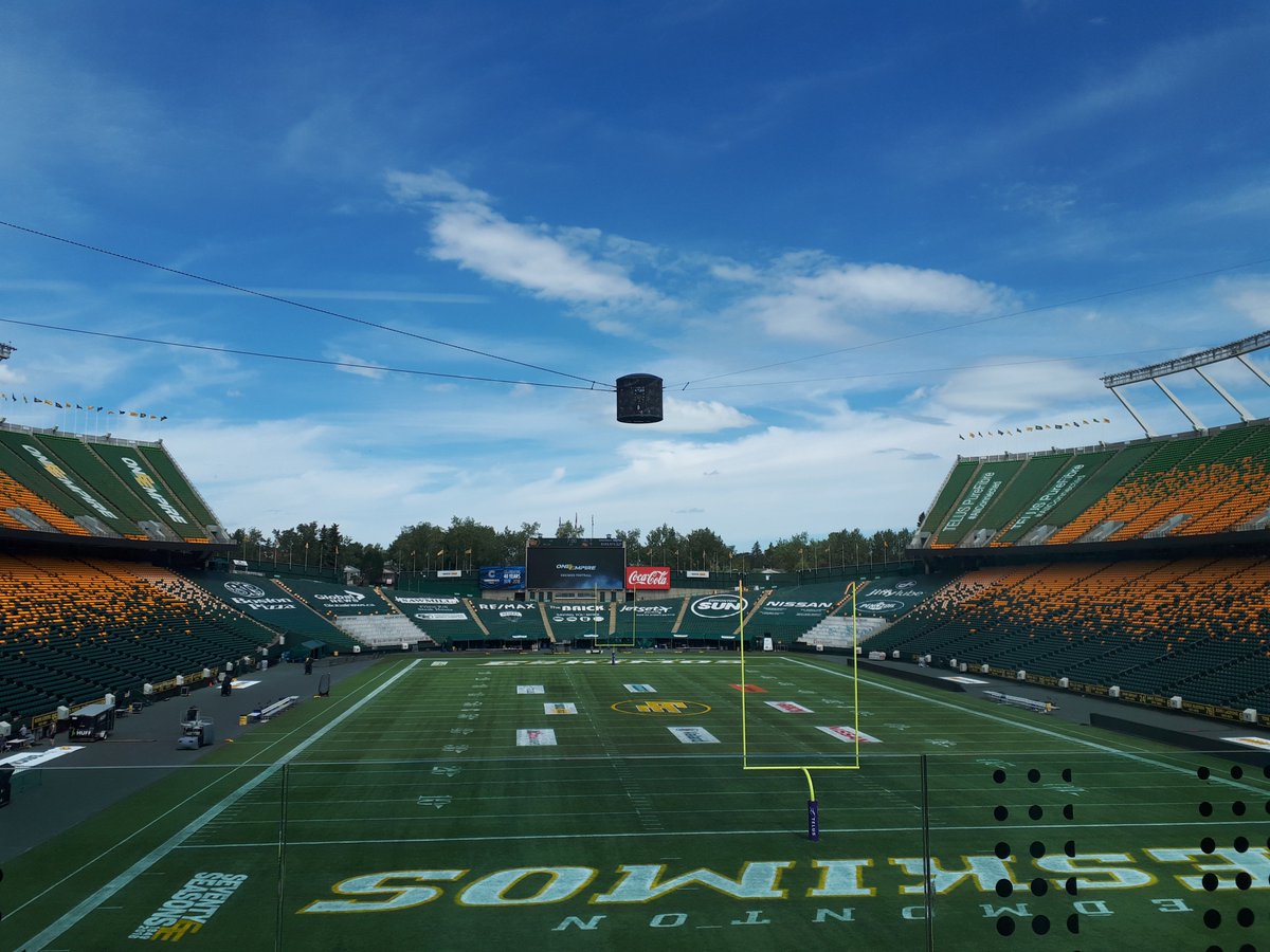 Javier_ST's tweet photo. RT @kidsupfrontyeg: We hope everyone is getting excited for the @EdmontonEsks game tonight vs the @TorontoArgos!!  Thanks to our donors, #KidsUpFront is sending 669 lucky kids to the game!!! 🏈🎟️
#GoEsksGo #OneEmpire #YEG https://t.co/sJHHYjCFAe