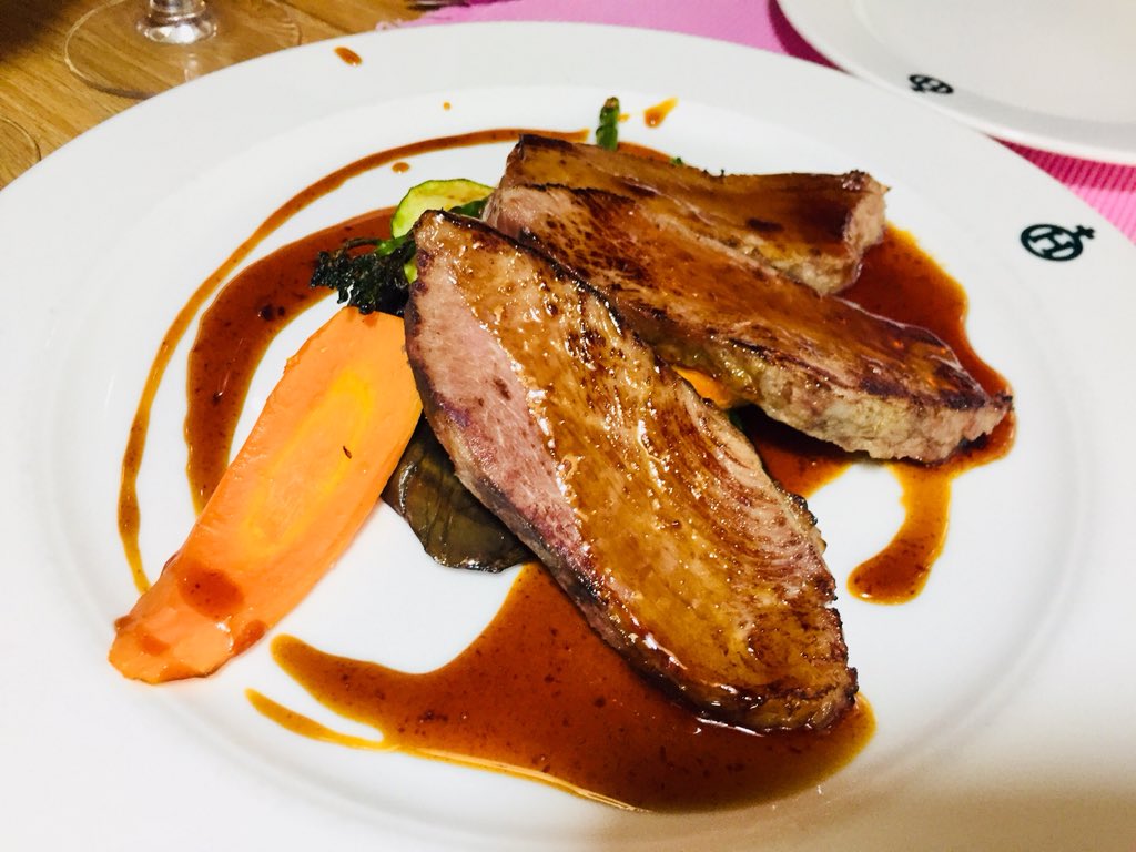 El_Equipo_A_'s tweet photo. Comer en @MadridWarehouse es estar y comer como en casa. Todos los platos nos alucinan destacamos algunos como el #Salmorejo #Secreto #Rustica de Rabo de Toro y la #Torrija son algunos de nuestros favoritos. https://t.co/dValhXmoxe