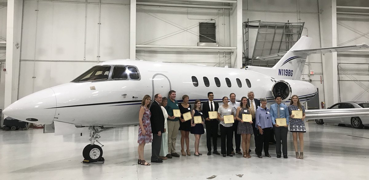 AprilK68's tweet photo. Scholarship award reception ✈️😊 https://t.co/LQEWfYEGJ0
