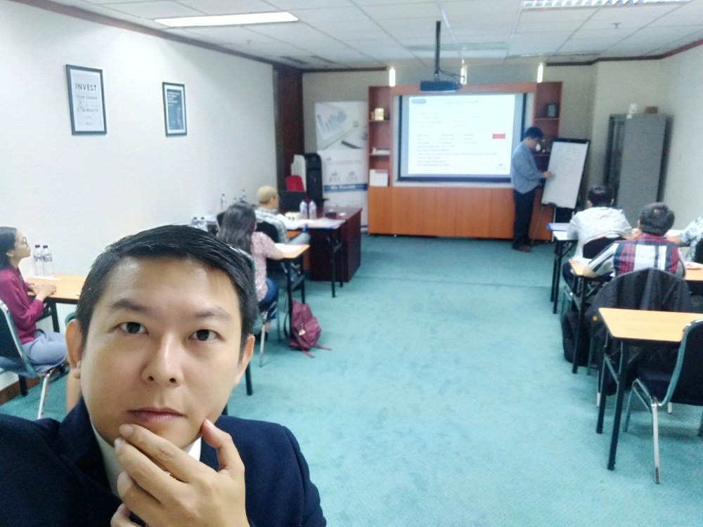 Exclusive Class, Certified Securities Analyst. First session was started this morning.  <a href="/hans_kwee/">Hans Kwee</a> <a href="/Haryajid/">Haryajid Ramelan</a> <a href="/david_sutyanto/">David Sutyanto</a>
