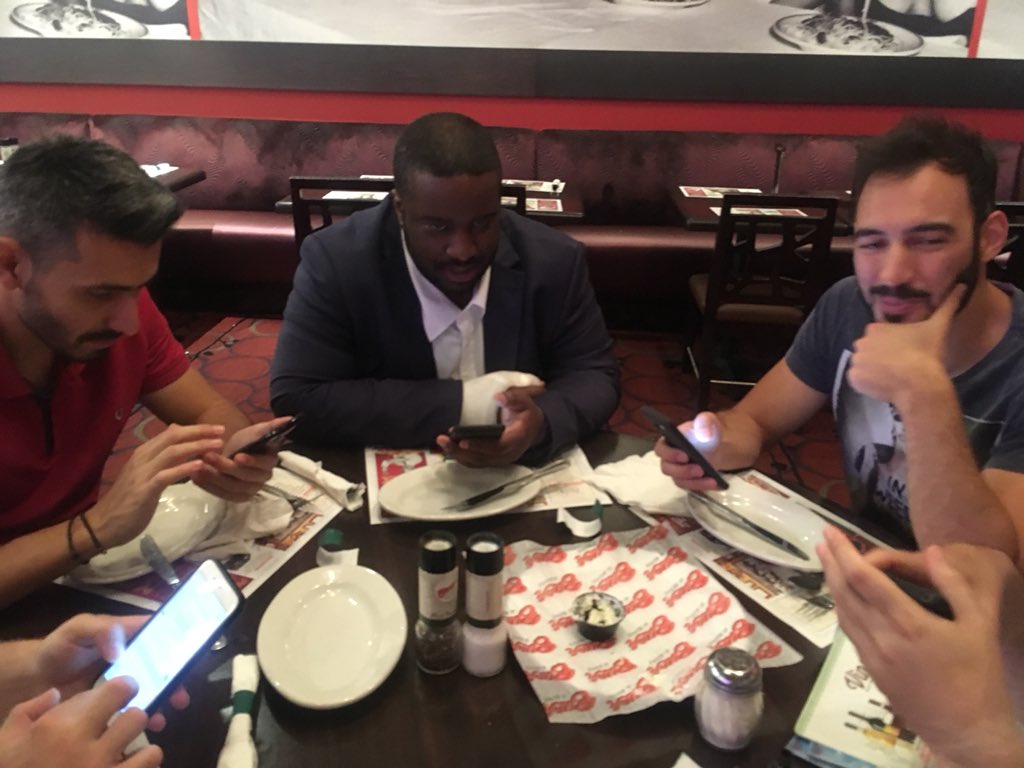 TheCoreAdmin's tweet photo. How Core has dinner! Chicken with a side of modding! #coreadminrocks #blockchain https://t.co/cRzc277krG
