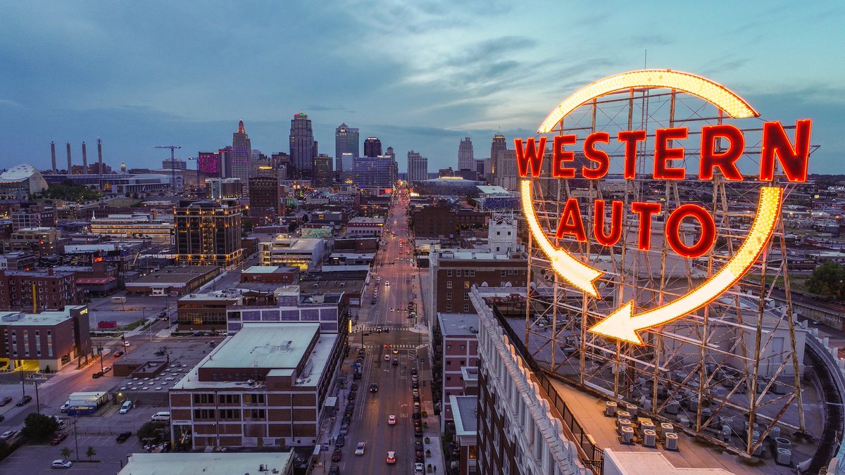 Wonderful! <a href="/WesternAutoLoft/">Western Auto Lofts</a> #sign in front of downtown @kcmo #ThanksForLightingItBackUp #KCSkyline
