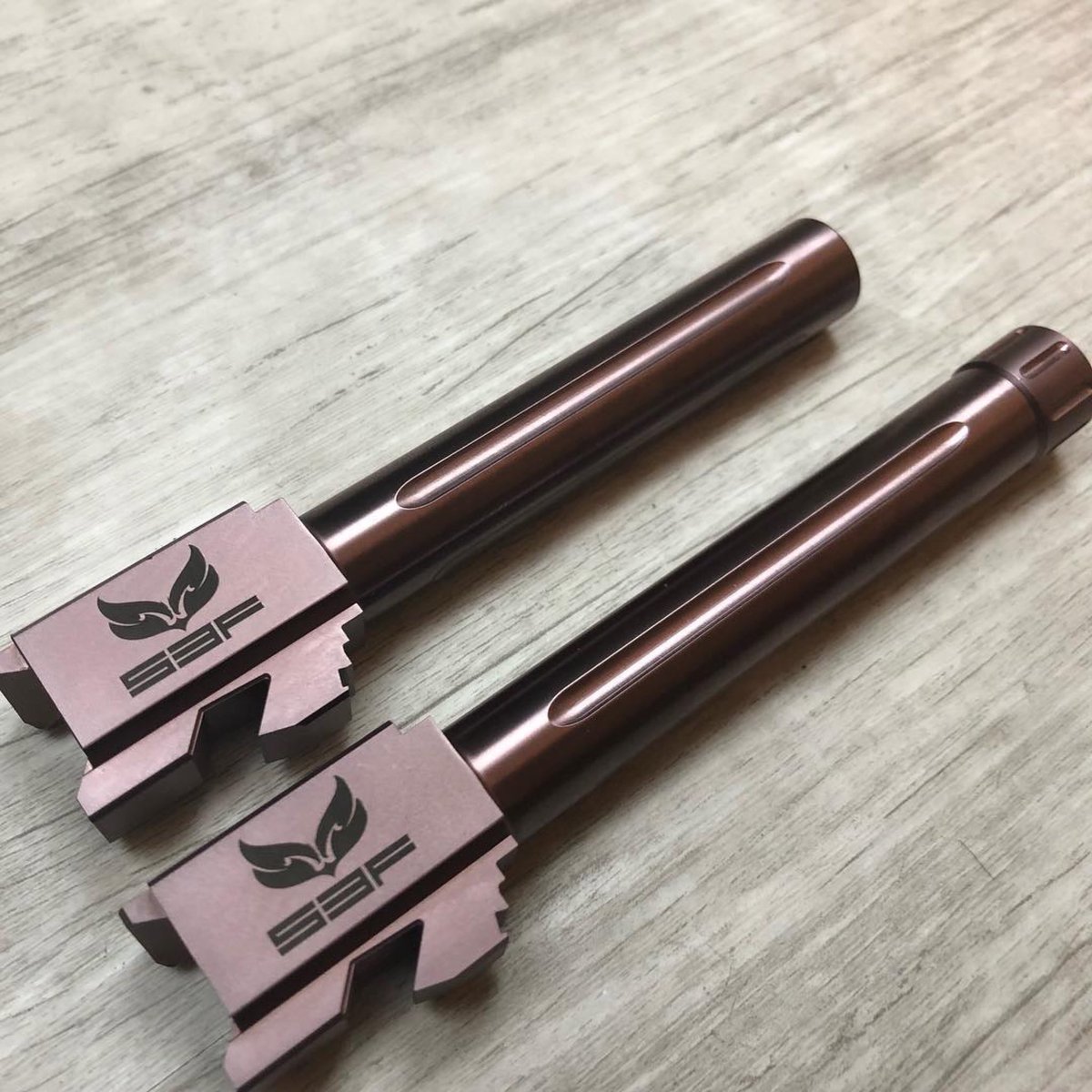 S3Fsolutions's tweet photo. #Repost @s3fsolutions
・・・
🌹G17 Rose Gold in stock🌹
————————————————————————
Threaded/fluted and fluted models available
.
The G19 batch only lasted 1 day so don’t sleep on these!
( Not Gen5 able ). .
Only at https://t.co/wlN5ZTJ6IZ because #accuracymatters 😈 https://t.co/FaMDx8MZOy