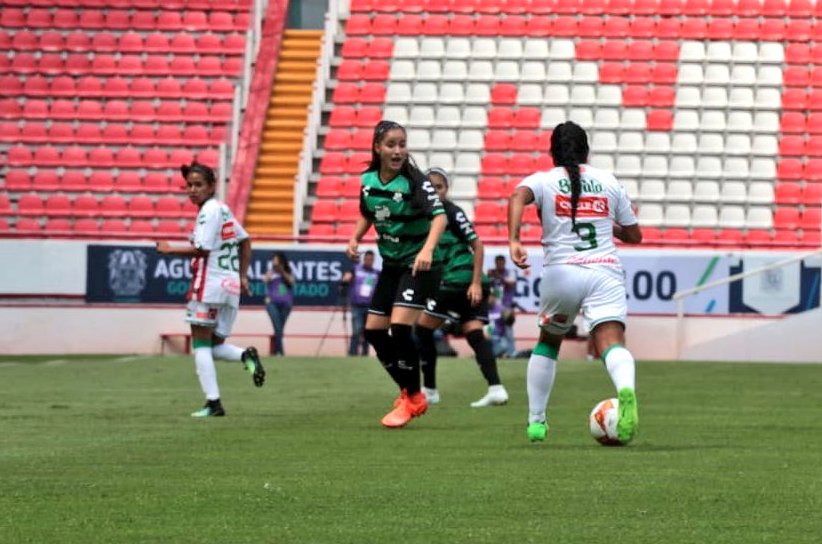 ImagenBeisbol's tweet photo. Empunto de las 16:00 horas, dio inicio una nueva temporada de la @LIGAMXFemenil con los duelos entre @CruzAzul_Fem vs @TuzosFemenil y  @NecaxaFemenil vs @ClubSantosFem   👏👏👏👏👏

#VamosPorEllas⚽️⚽️⚽️⚽️ https://t.co/aNeaNgTLDR