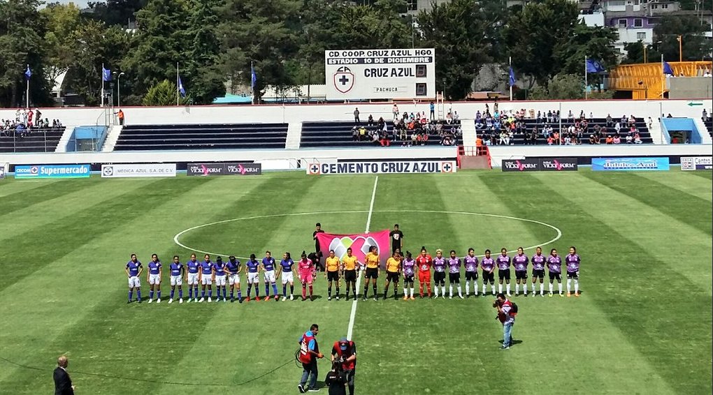 ImagenDportesTV's tweet photo. Empunto de las 16:00 horas, dio inicio una nueva temporada de la @LIGAMXFemenil con los duelos entre @CruzAzul_Fem vs @TuzosFemenil y  @NecaxaFemenil vs @ClubSantosFem   👏👏👏👏👏

#VamosPorEllas⚽️⚽️⚽️⚽️ https://t.co/k4ApvETW2t