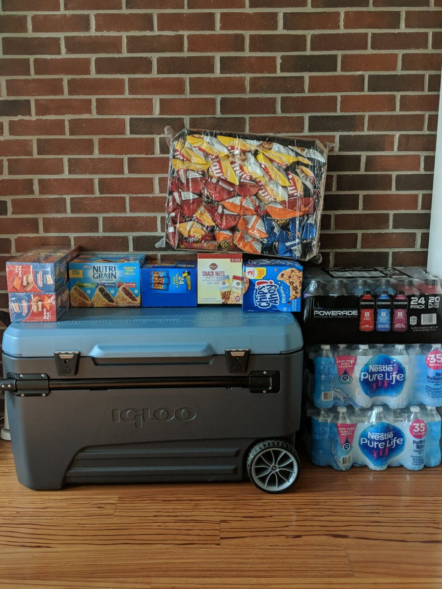 KapowzaCo's tweet photo. Yep, gearing up for a shoot weekend. #clientshoot #craftservicesgotnothingonme https://t.co/Q5gdPhQDNL