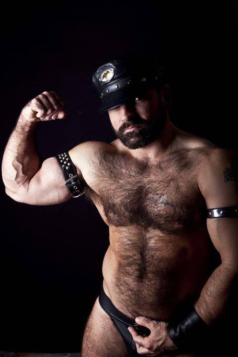 OnBearSays's tweet photo. #DiaMundialDoRock https://t.co/Kx3ePnSeTv
#cueva #beardating #gaybear #bearsite #sitedeurso #festadeurso #bearparty #beardstyle #bearding #beardstuff #beard #felizjueves #beardsntats #beardsofinsta #beardcare #beardsoap #beardstrong #beardsaresexy #bearboy #SouthernCharm https://t.co/vL4cMizdPX