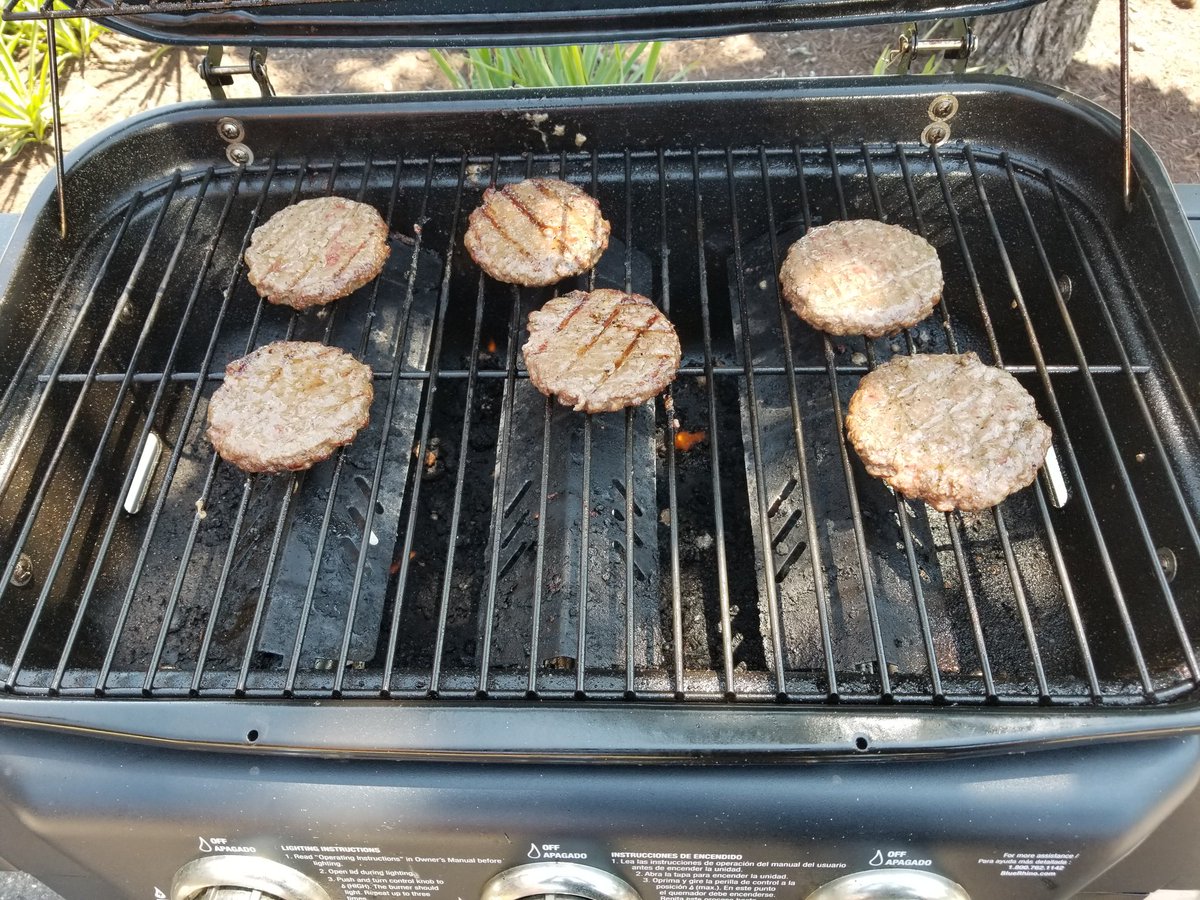 ATTCVilleOH's tweet photo. Centerville cooking up some delicious food for our First Responders family and friends https://t.co/GsvrccZLwt