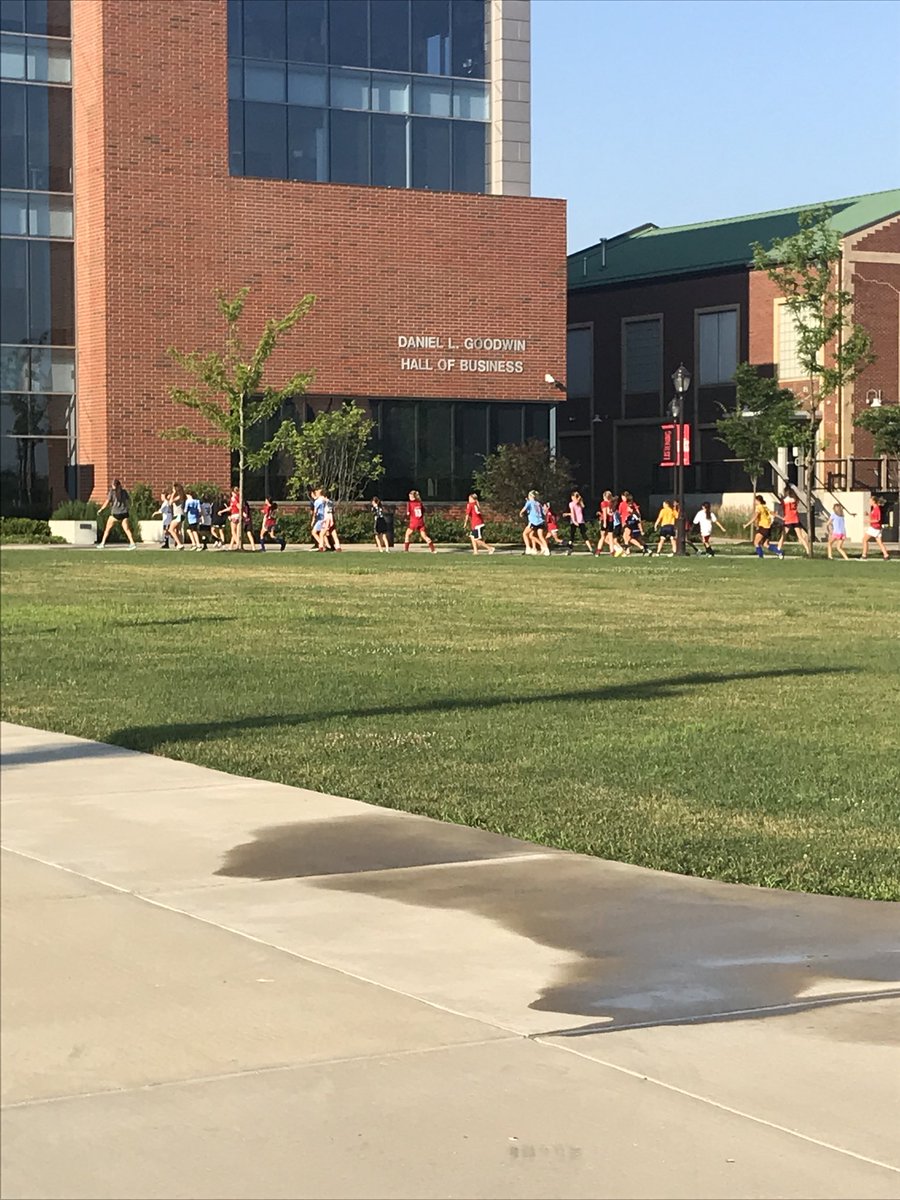RedStarsAcademy's tweet photo. Day #2 @chiredstarsPR camp off to a great start with some yoga, possession, classroom session, and soccer golf! #traininglikeapro https://t.co/Yjiz86zE7P