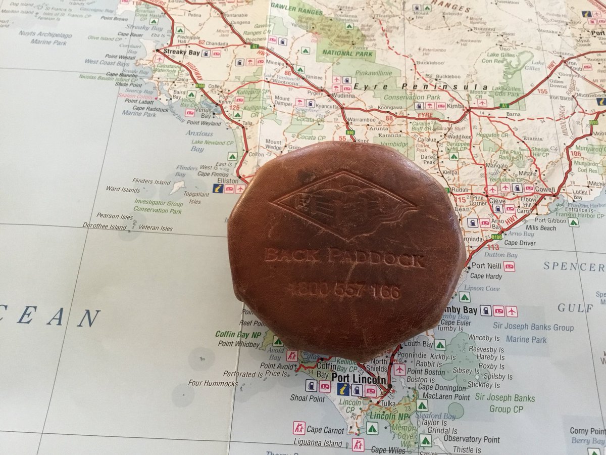GribbleRC's tweet photo. #asktwitter Who has seen one of these coin pouches? American friend has it, says it came from #OZ but none of us has ever seen one. 🤷🏻♂️ #BackPaddock https://t.co/Gk1QESjy25