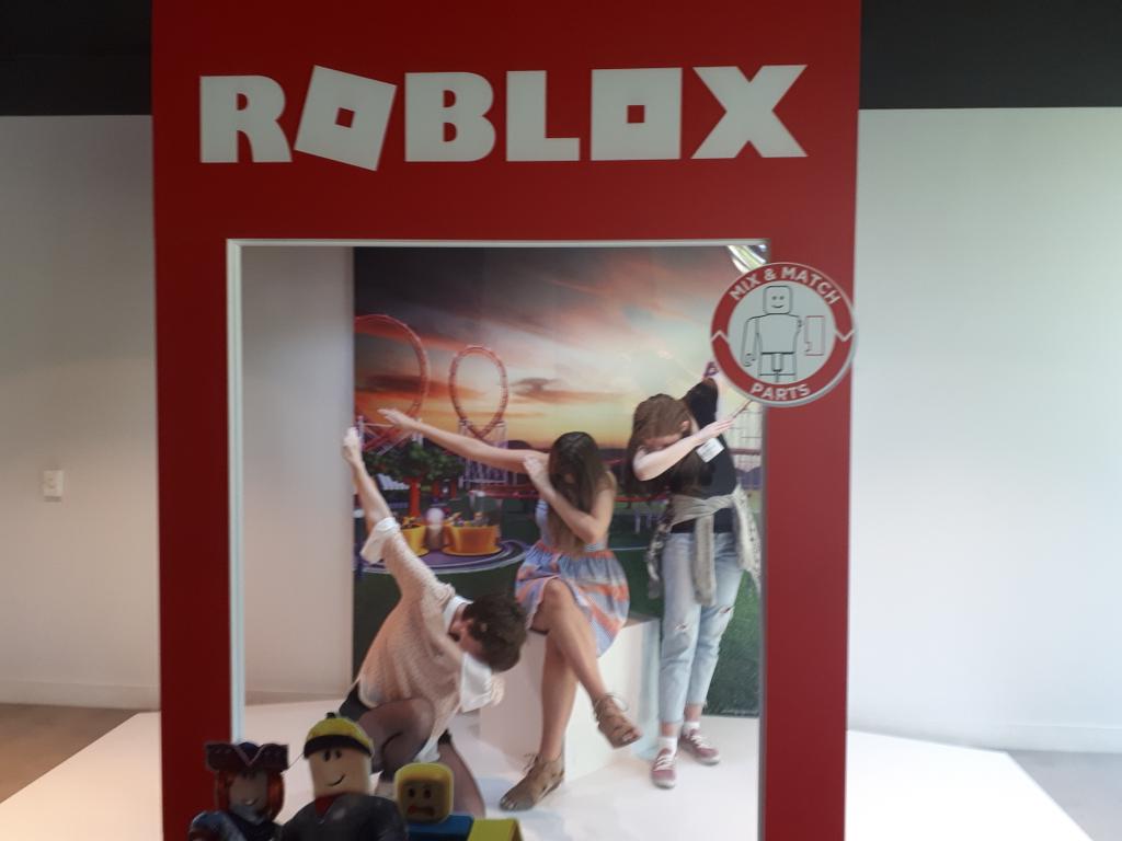 Belletta On Twitter Mix And Match Parts Uses Blowtorch To Melt The Arms And Put Them In A Dab Position - blowtorch roblox