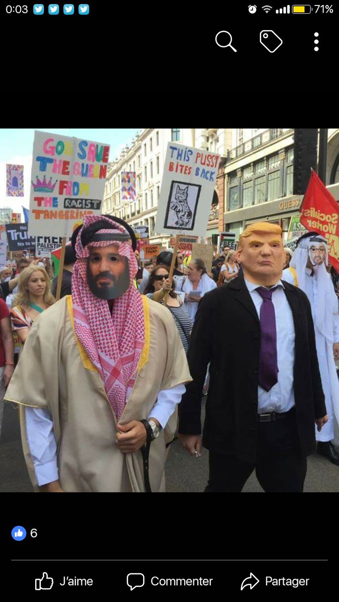 Donald trump Sui promène ses chiens 
#TrumpVisitUK 
Manifestations #AntiTrump à Londres
