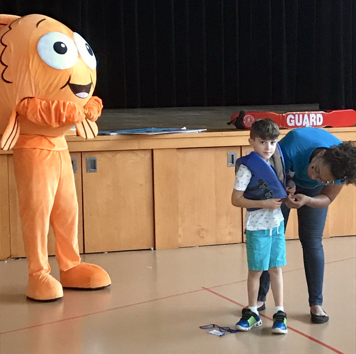 EMSHealthPE's tweet photo. So much fun today learning about water safety from Bubbles the Goldfish! Thank you @goldfishswim for a great presentation!
@WPSSummer @dpasqualemusic https://t.co/MmZOU1z5RH