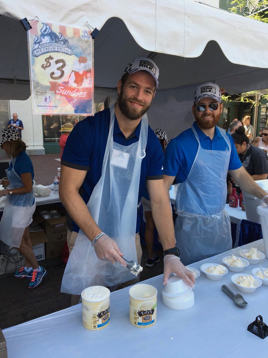 Had a great time today talking with @Colts fans about @FUTP60 Thanks for having me at the Ice Cream Social, @INDairy