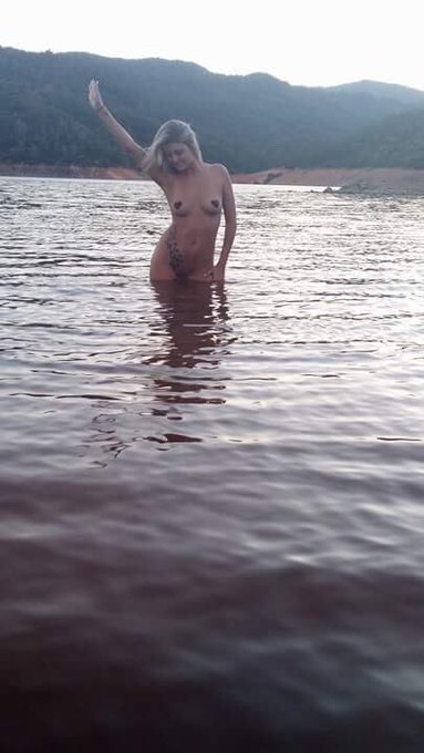 Living life to its fullest 💗 https://t.co/p3XU9RQZeY