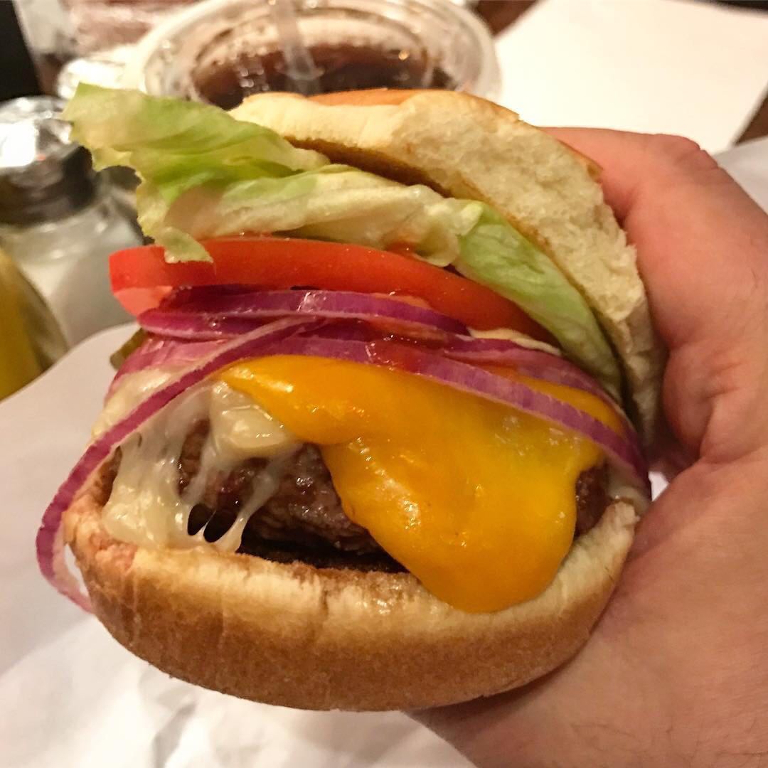 Go ahead, call us cheesy. #burgerenvy #burgerjointnyc
.
.
.
📷 @lowkey_lunch