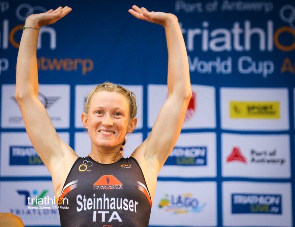 mondotriathlon's tweet photo. Forza azzurri! Oggi la #WTSHamburg, domani il #TeamMixedRelayWorldChampionships #AliceBetto @OlmoAngelica #VerenaSteinhauser #DelianStateff @davideuccio @gingiP @federtriathlon @worldtriathlon https://t.co/nFqyy9eBqe