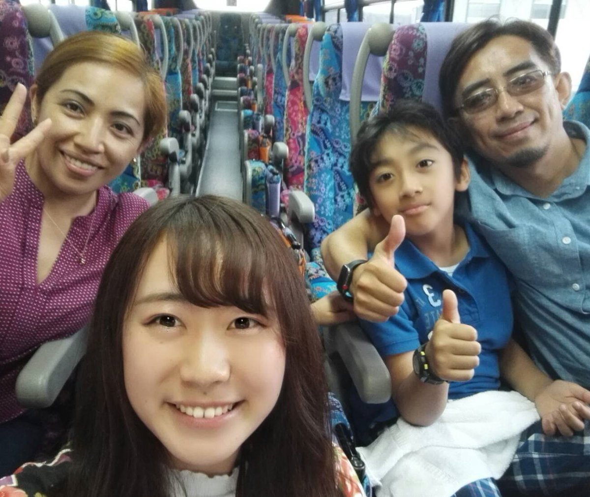 OsakaWonder's tweet photo. Guests from sunny California on #OsakaWonderLoopBus! Thank you for #sightseeing in #Osaka with us!
#Japan #thingstodoinosaka #hoponhopoffbus #loopbus #travel https://t.co/28igYbpViF