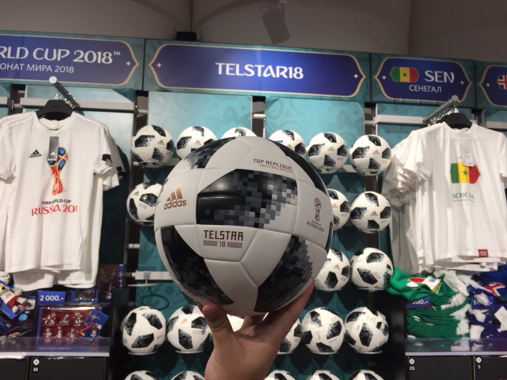 Sorteio da Telstar 18 oficial que compramos na FAN FEST de Moscou
Quem quer?

Para concorrer basta:

1. Dar RT aqui
2. Seguir @bcbigode 

Resultado sairá no dia 23/07
