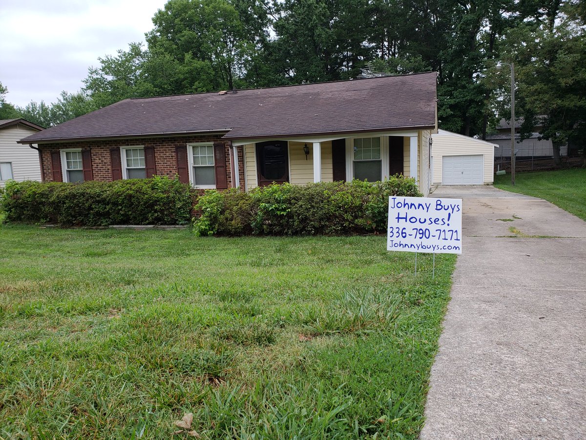 johndickson75's tweet photo. Paid the sellers asking price and Closed in 7 days! #GREENSBORO #RealEstate #sellyourhome #TriadAreaNC https://t.co/xbemNUNHvo