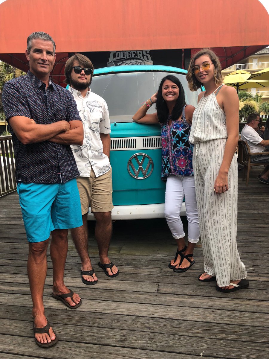 Buddie52's tweet photo. Celebrating Traci’s BDay in style on Folly Beach!
🏝. #34Again https://t.co/63oy6PbIH4