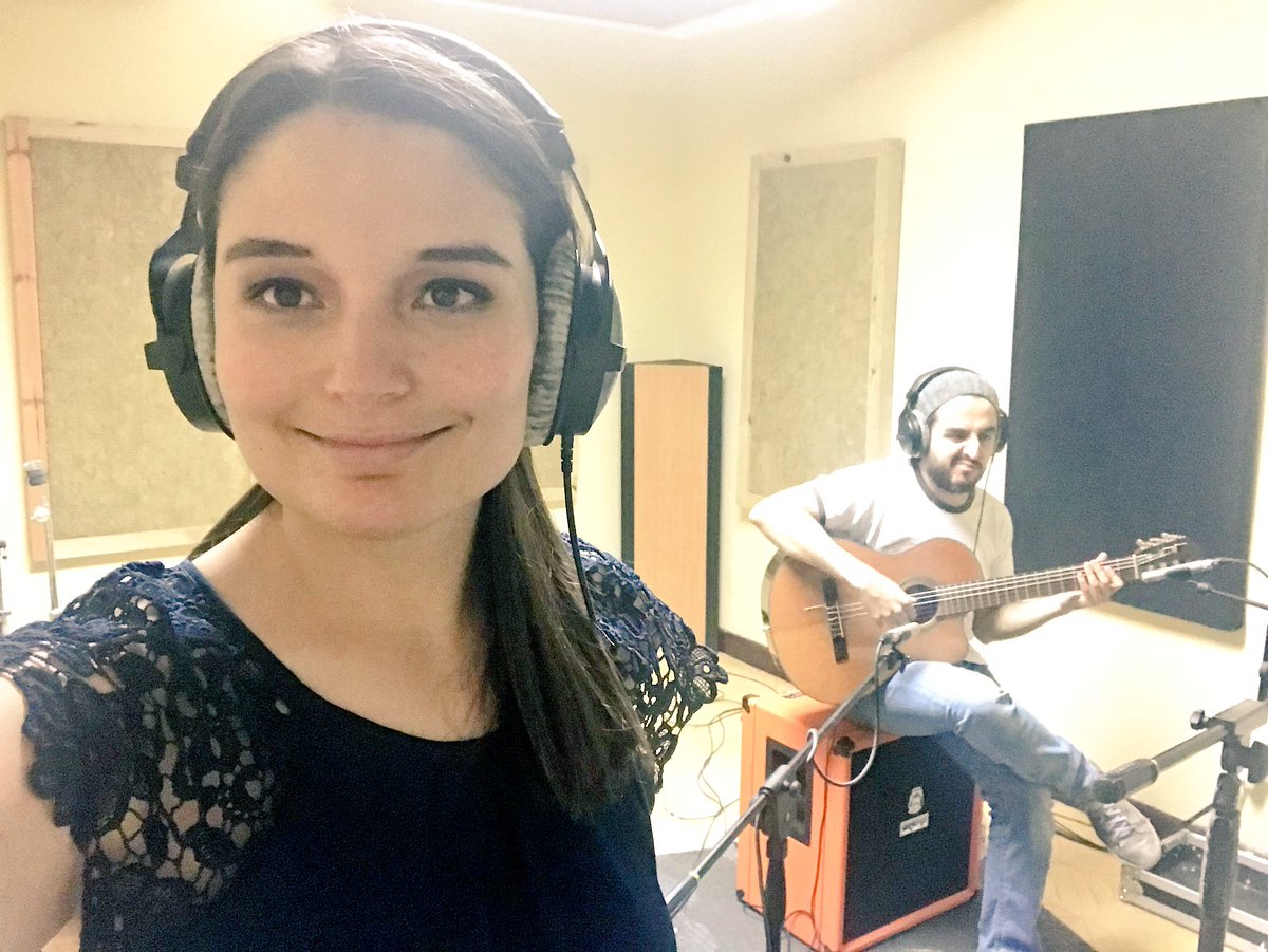 Marjorievonahn's tweet photo. Hoy comenzamos la grabación de nuestro segundo disco!
Lo hacemos convencidos de que la música puede contar historias, hacer preguntas y compartir sueños!
✨RT si apoyás lo diferente!
#Caminantes #MadeInGuate https://t.co/RF2g95ZVEV