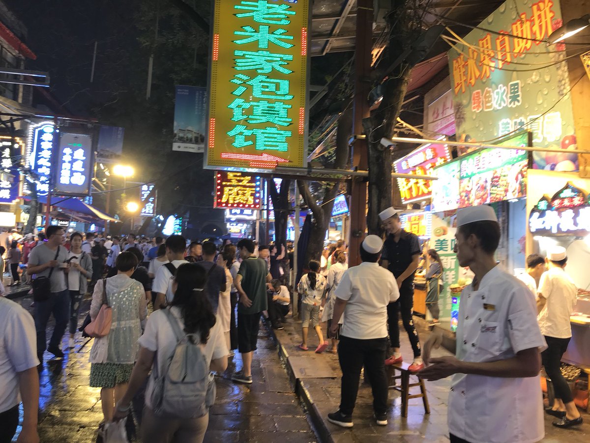 ho_desmond's tweet photo. One of my favourite location in Xian, Muslim St, China. It’s a busy street with lots of local flavour. It’s a must go place! https://t.co/5IsM253pBG