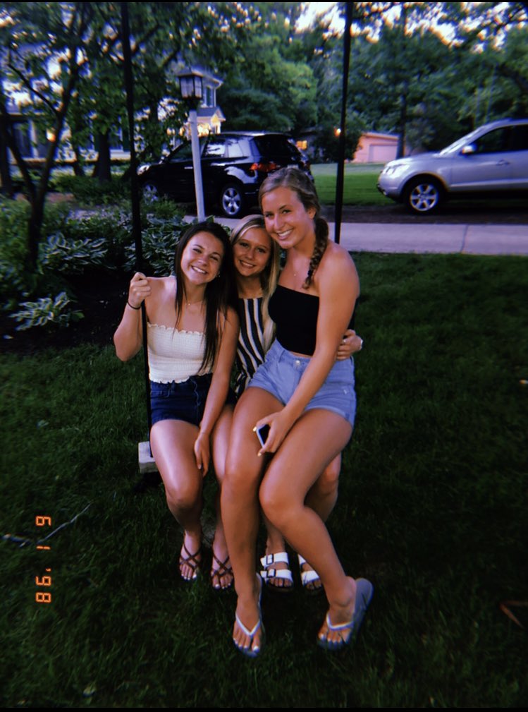 annie_simplot's tweet photo. Happy birthday bff, thanks for all the pitch perfect jam sessions and for being my personal fitness/soccer buddy :) love you so much 💙@gretagyldy https://t.co/zRf3PPg37y