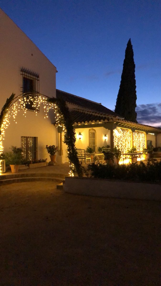 DIOLEDproyectos's tweet photo. Espectacular el resultado de la #iluminaciondecorativa en #Boda #Hacienda De Córdoba @Alcaladguadaira Una vez más agradecemos su confianza en nosotros https://t.co/re9HhfLpHr