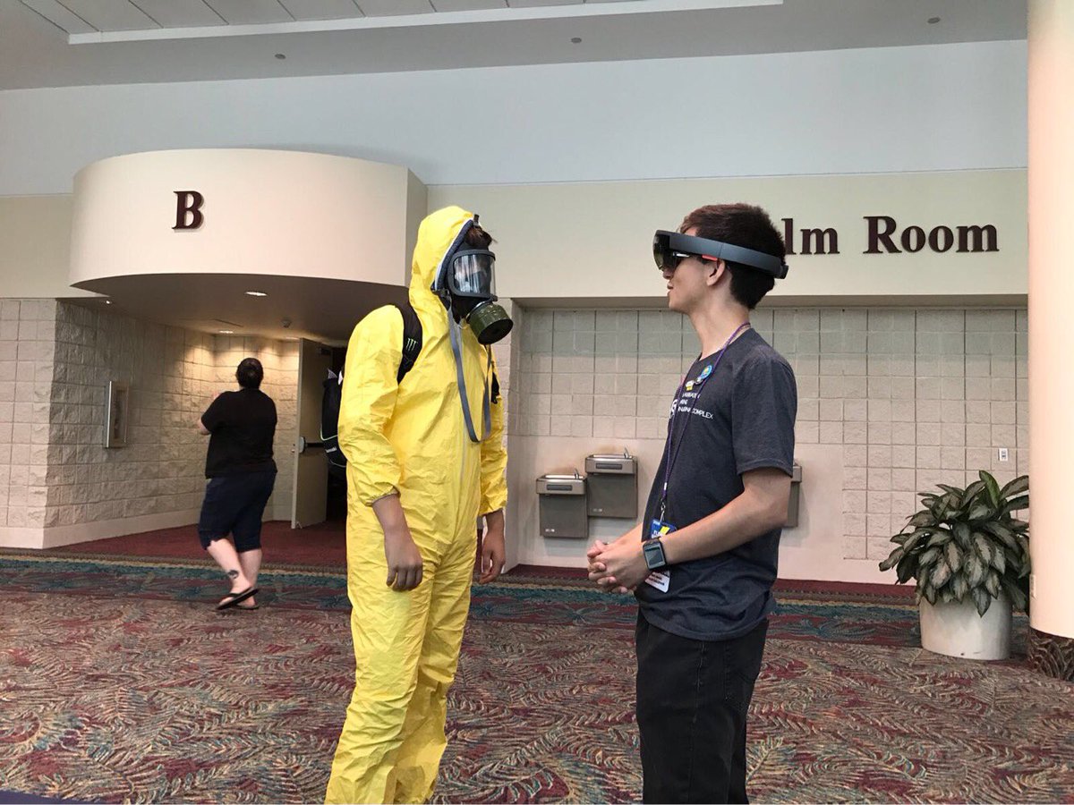 magicgamejam's tweet image. Amazing day 2 at @FloridaSupercon showcasing great games made by @MAGIC_MDC students, hope to see you guys and more tomorrow #magicinthewild