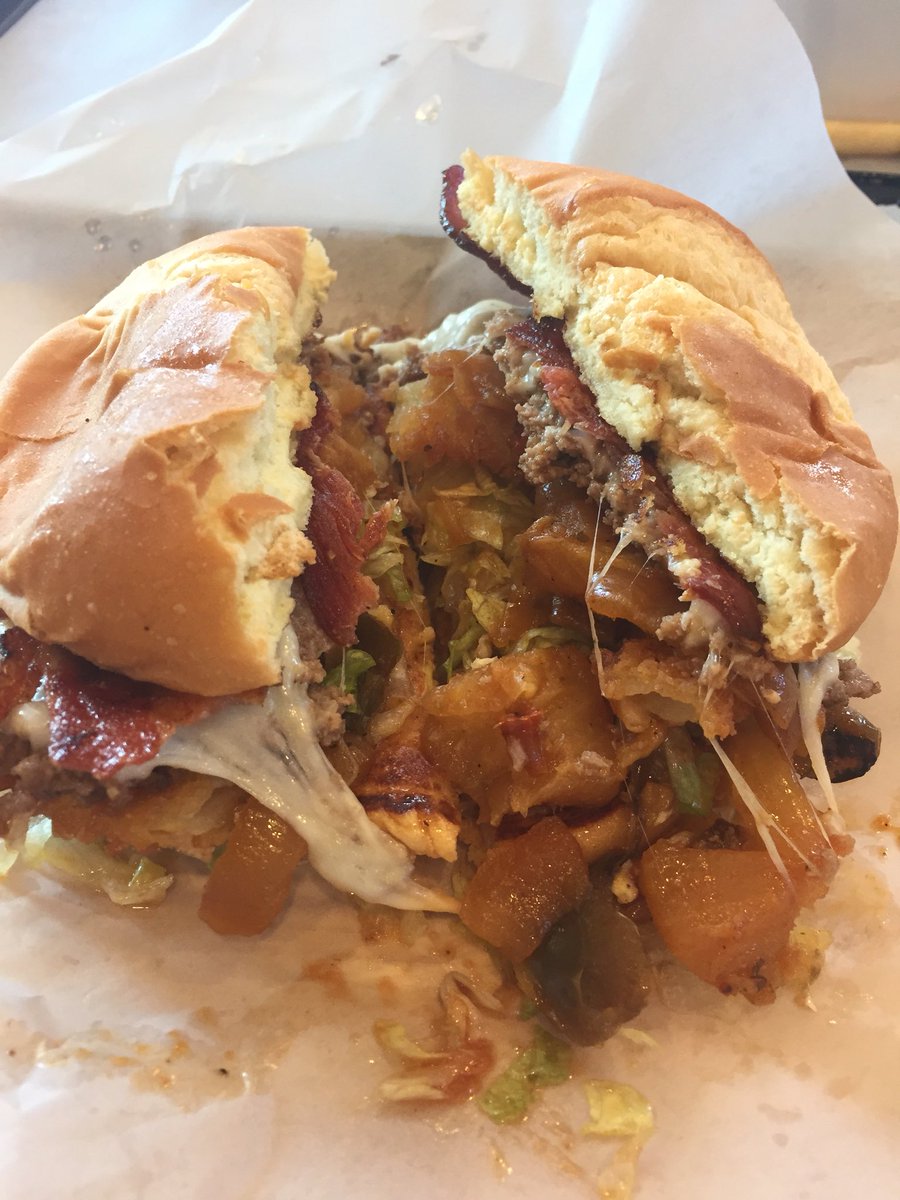 kycats606's tweet photo. I must say @awrestaurants never disappoints. Always makes the best burger #BurgerWeek2018 🍔 https://t.co/1IkAPoCxTD