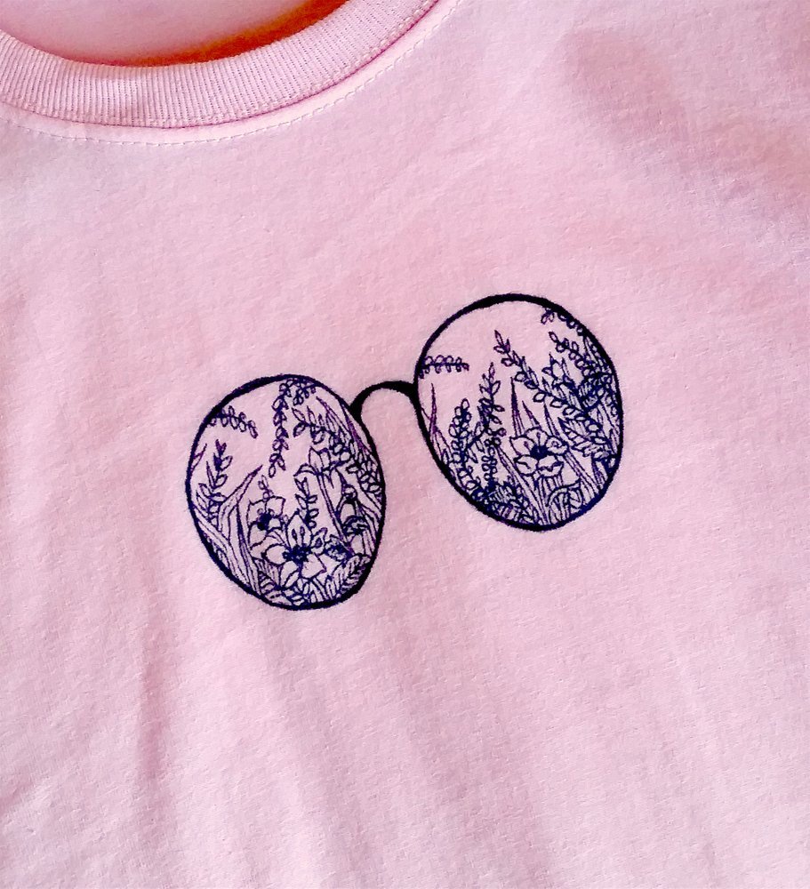 beezlebirb's tweet photo. Rose Tinted Life shirt - Preorders open! - https://t.co/qHy3xmTYMK 
#moodynature #rosylife #floralpattern #summertime #pinkflowers #botanical #flowergarden #harajukufashion #japanesefashion #simplefit #minimalist #artwork #illustration #glasses #witchy #hipsterfashion #wdywt https://t.co/kveuo34QDG