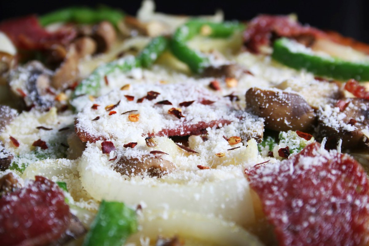 bistro70dice's tweet photo. Que mejor para el almuerzo que una pizza recién salida del horno? Ven por la tuya 
#PizzaLovers #Pizzeria #Ingredientes #Comida #Sabor #Venezuela #Pizza #ComidaItaliana #Pinchos #Frescura #Pepperoni #Tocineta #Maracaibo #SanFrancisco #PizzariaMcbo https://t.co/lYdG8nDS0o
