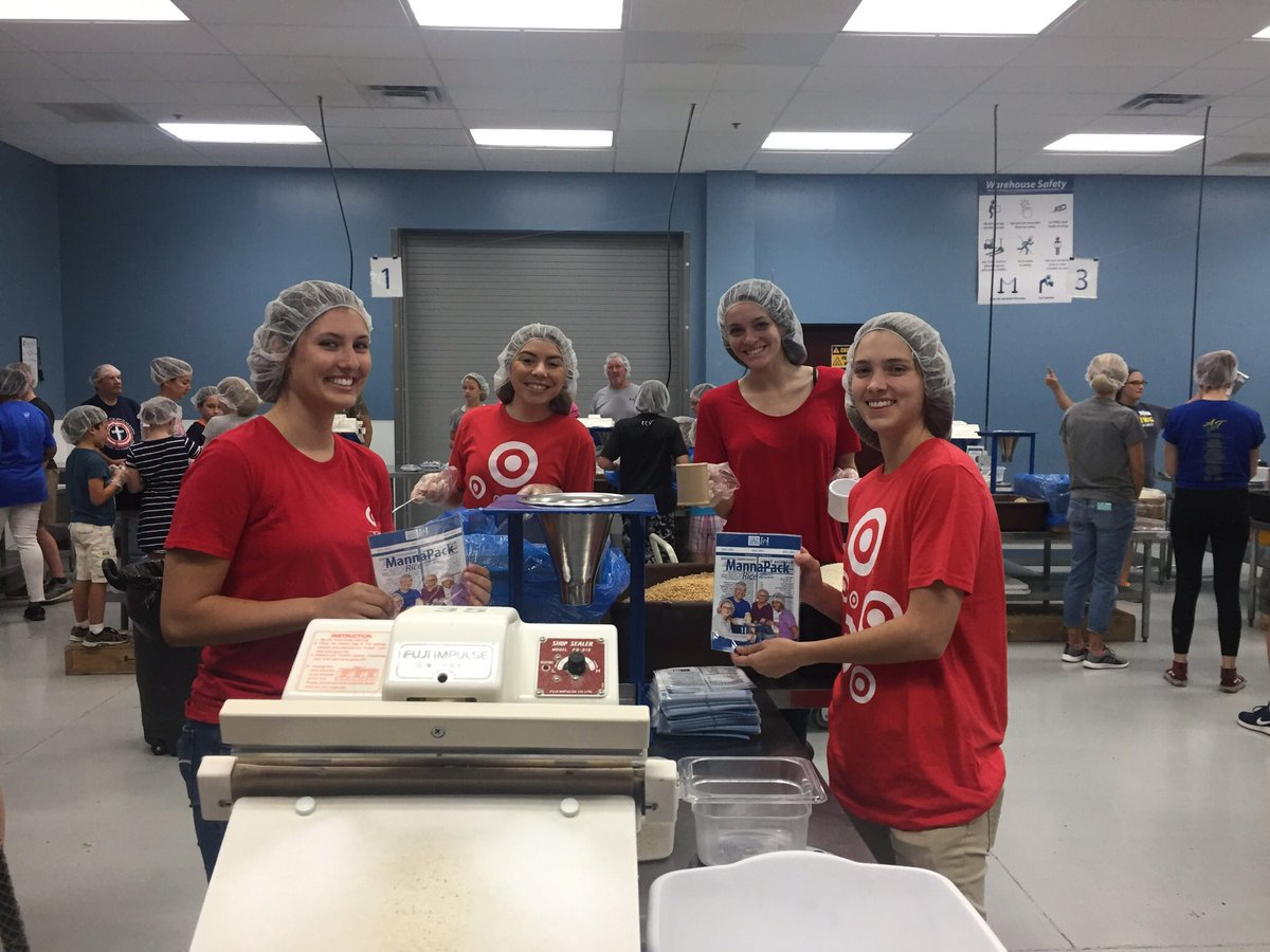 So much fun volunteering with our D377 interns at Feed my Starving Children today! W