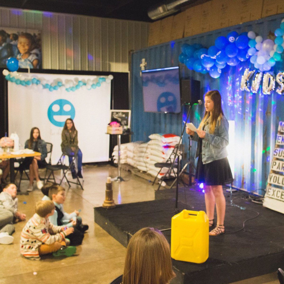 letthemLOL's tweet photo. Ready for some good news to kick-off your weekend? Check out our most recent blog post, an update on our recent #letthemlol Kid's Gala (hint: these kids are pretty amazing)! #linkinbio #manydrops #bigthings #nothingtoosmall #mosenessi https://t.co/BwEXc2ujnE