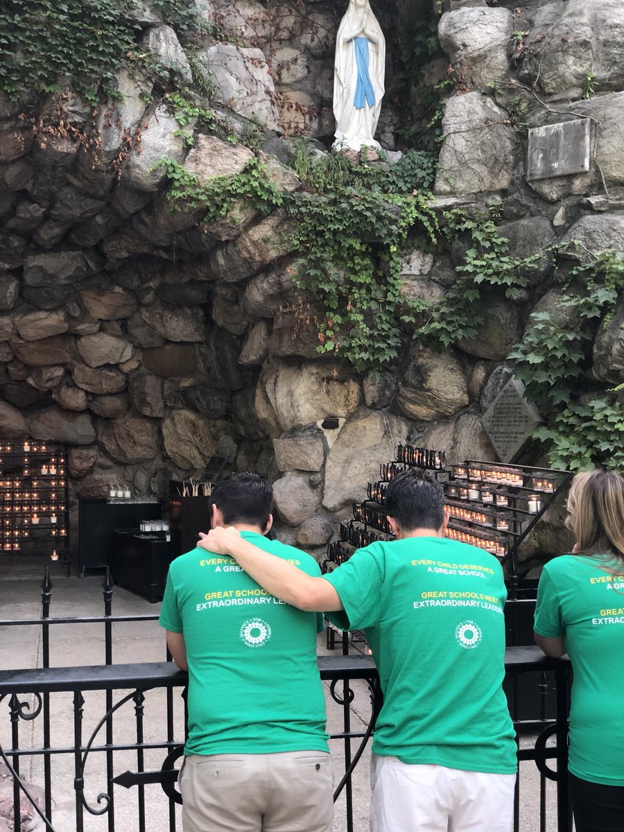 dallavis's tweet photo. We believe that we are made for each other.
Members of #Remick17 showed us what that looks like today.
Grateful to accompany this community of friends on their last trip to the #Grotto after their last class today. #RemickLeaders @ACEatND https://t.co/vx35IbPuWR