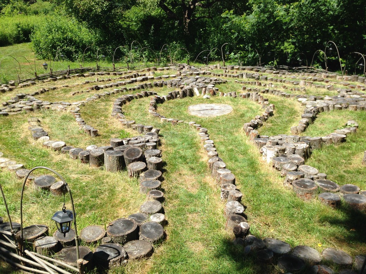 Labyrinth visit 69: <a href="/Wellesley/">Wellesley College</a> College, Wellesley, MA (Chartres variation, left-hand, 5-circuit) @LarsHowlett